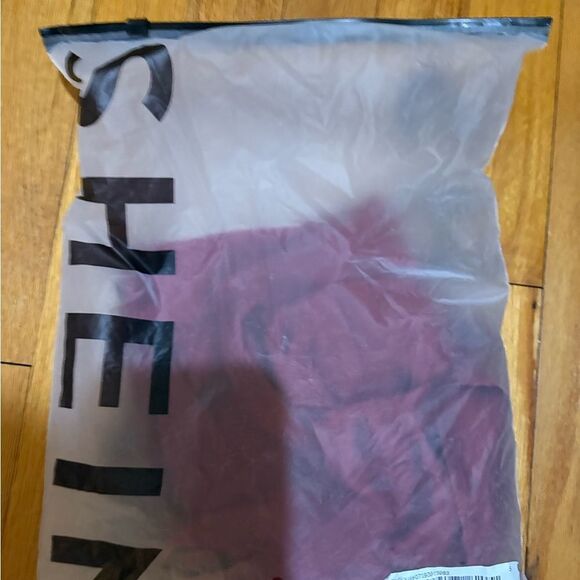 SHEIN Women's Burgundy Shirt Sleeve Button Up Blouse - Picture 4 of 6